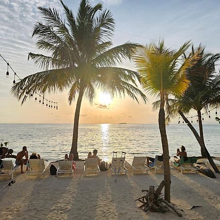 The Sunset Villa Dhiffushi Bagian luar foto