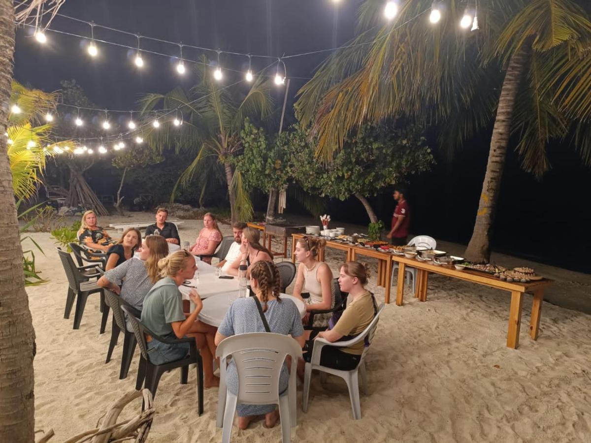 The Sunset Villa Dhiffushi Bagian luar foto
