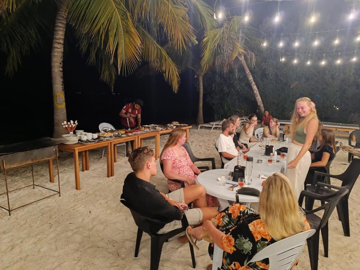 The Sunset Villa Dhiffushi Bagian luar foto