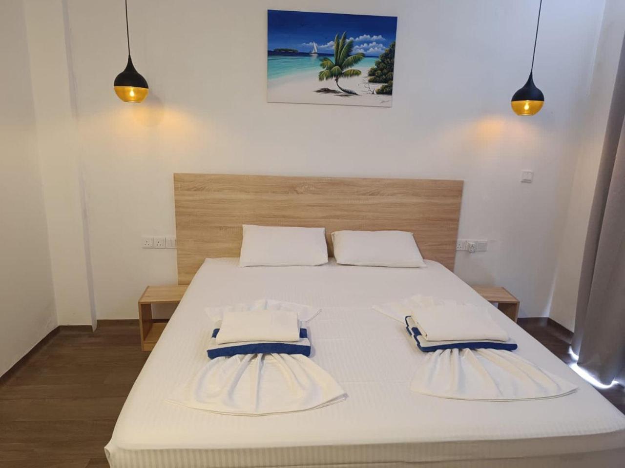 The Sunset Villa Dhiffushi Bagian luar foto