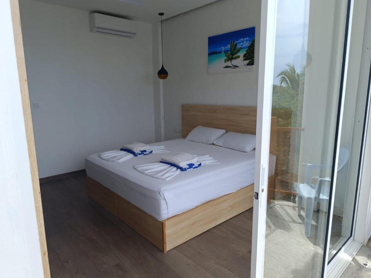 The Sunset Villa Dhiffushi Bagian luar foto