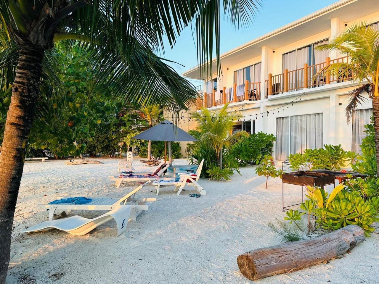 The Sunset Villa Dhiffushi Bagian luar foto