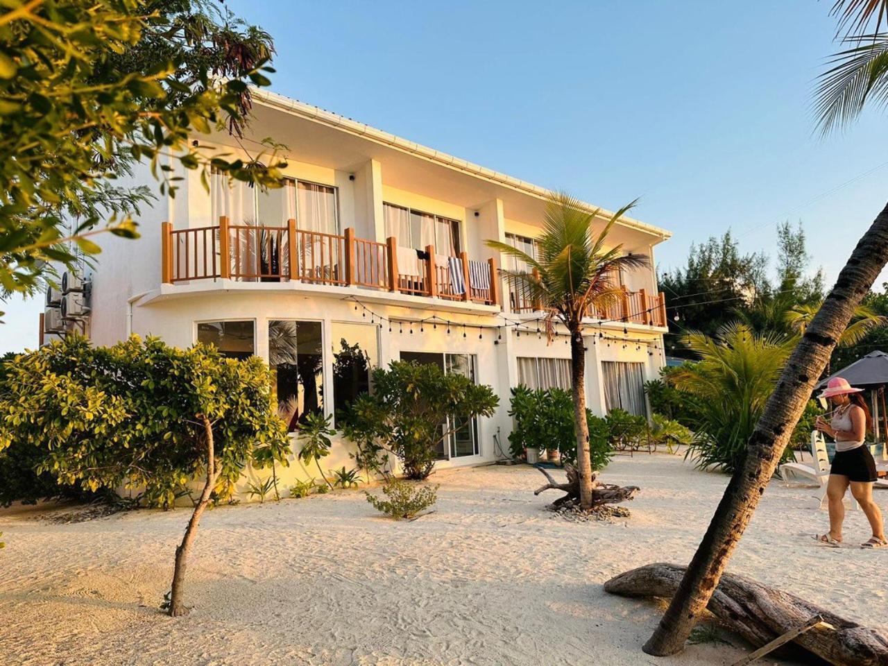 The Sunset Villa Dhiffushi Bagian luar foto