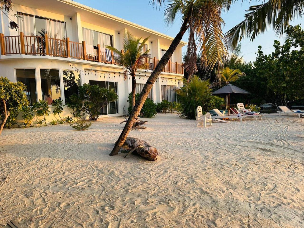 The Sunset Villa Dhiffushi Bagian luar foto