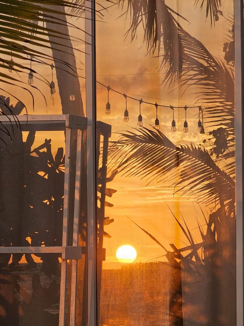 The Sunset Villa Dhiffushi Bagian luar foto