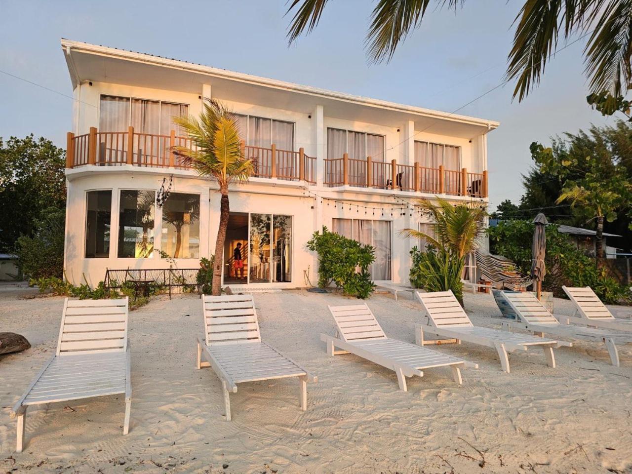 The Sunset Villa Dhiffushi Bagian luar foto