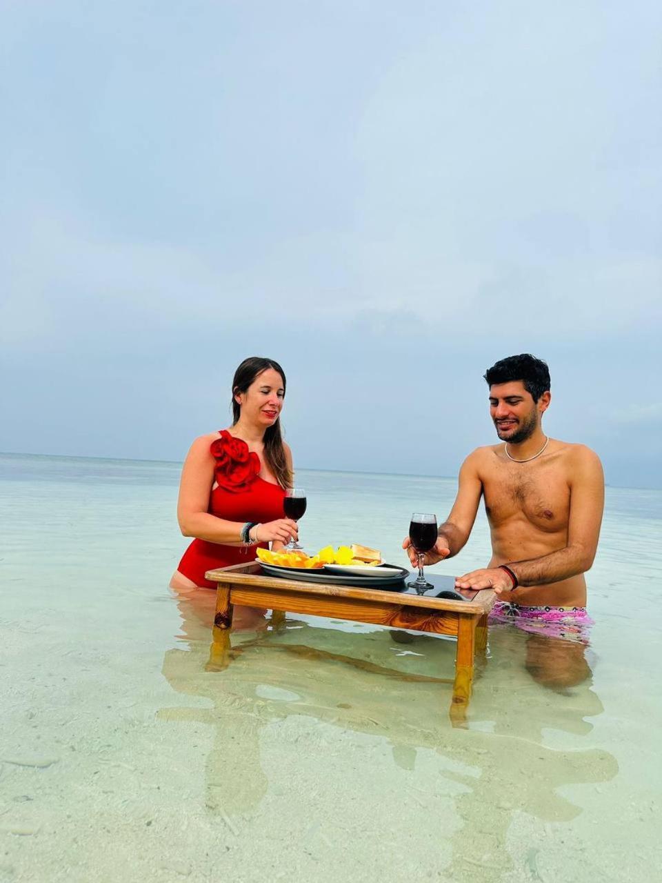 The Sunset Villa Dhiffushi Bagian luar foto