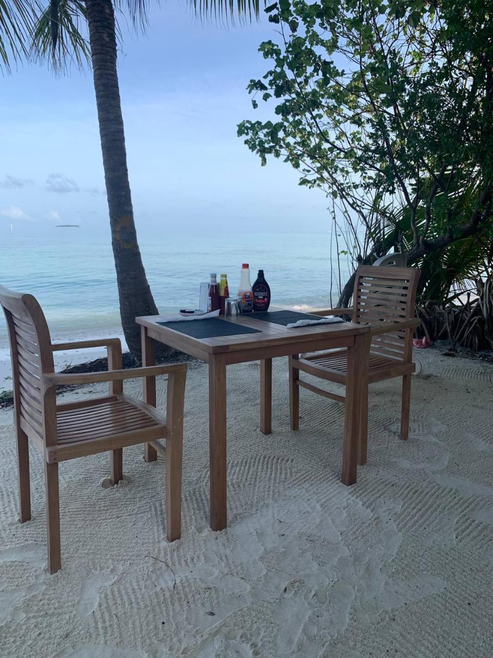 The Sunset Villa Dhiffushi Bagian luar foto