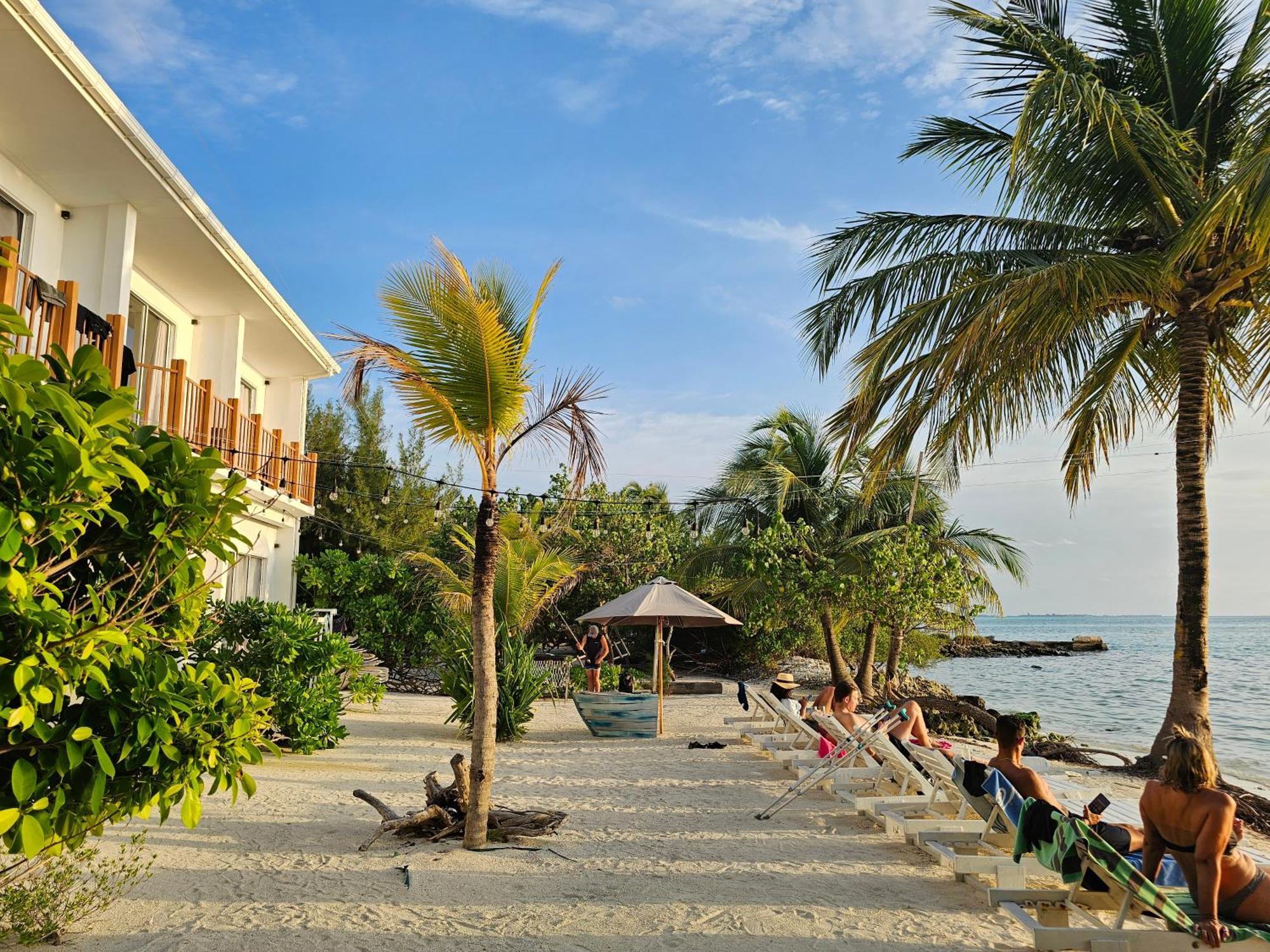 The Sunset Villa Dhiffushi Bagian luar foto